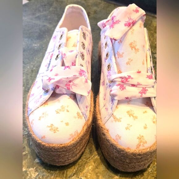 Superga Pink and Orange Espadrilles with Vibrant Style.  NWOT Size 9 - Picture 2 of 6